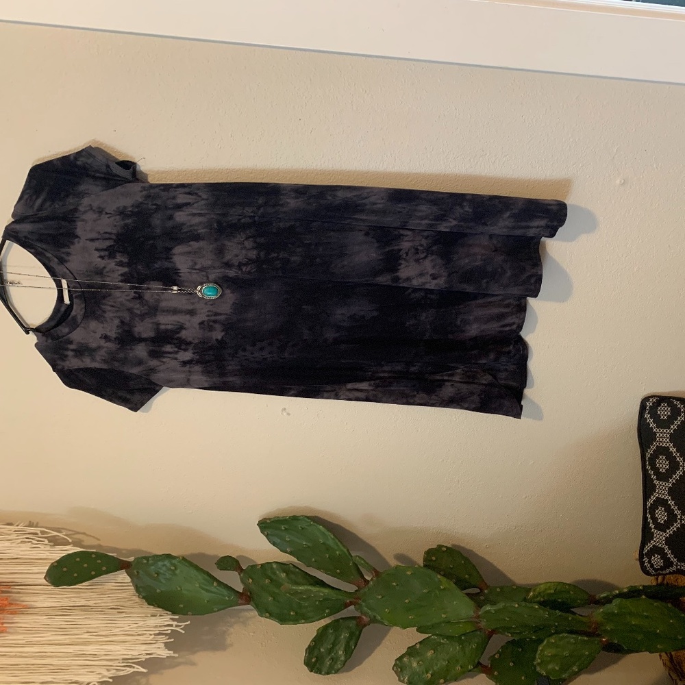 subtle tie-dye patterned t shirt dress